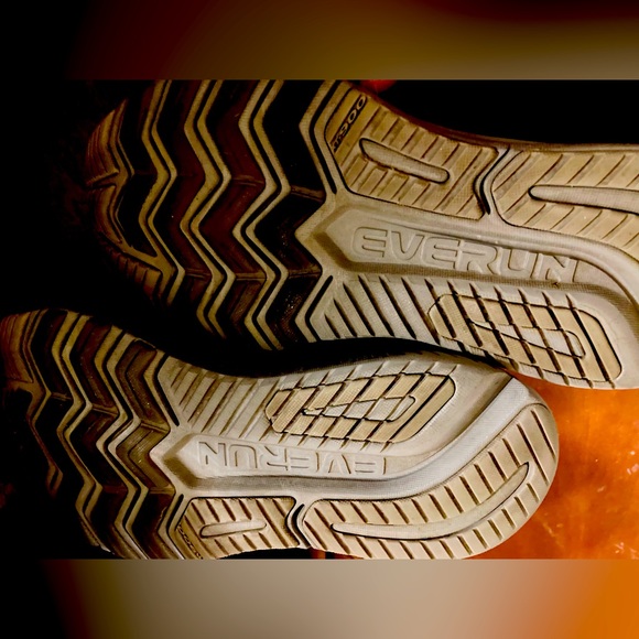 Saucony Everun Women’s Athletic Sneakers Size 10.5B - Picture 2 of 4